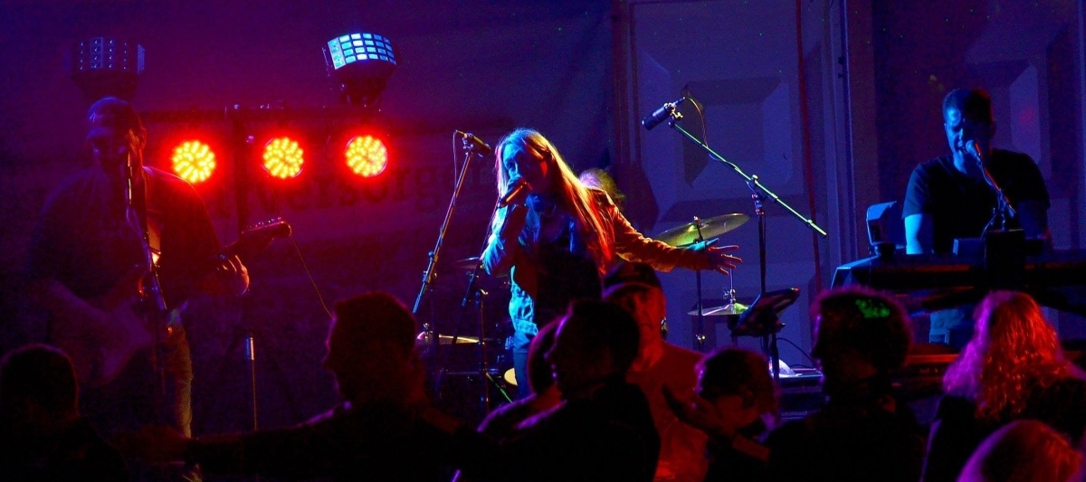 Paderborn Partyband Highlive Coverband Tanzband Liveband Tanzmusik Partymusik Partymusiker Musiker Schützenfest Volksfest Stadtfest Karneval Oktoberfest Silvester Band Kirmes Hochzeit